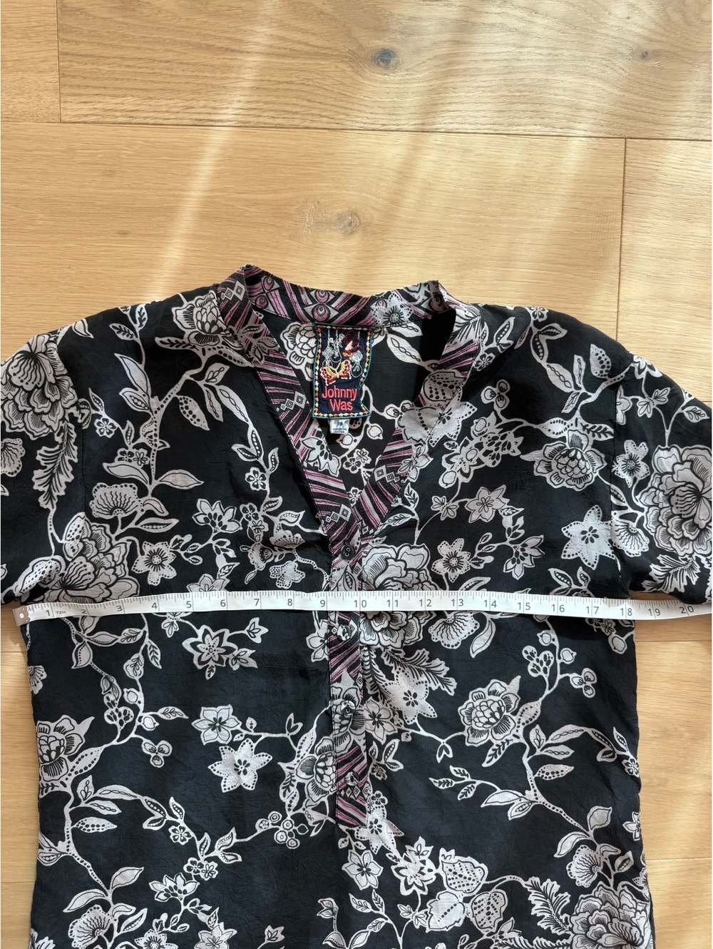 Johnny Was Edina Floral Blouse XS Black Pink 100% Rayon Modified Sleeves - Picture 9 of 10